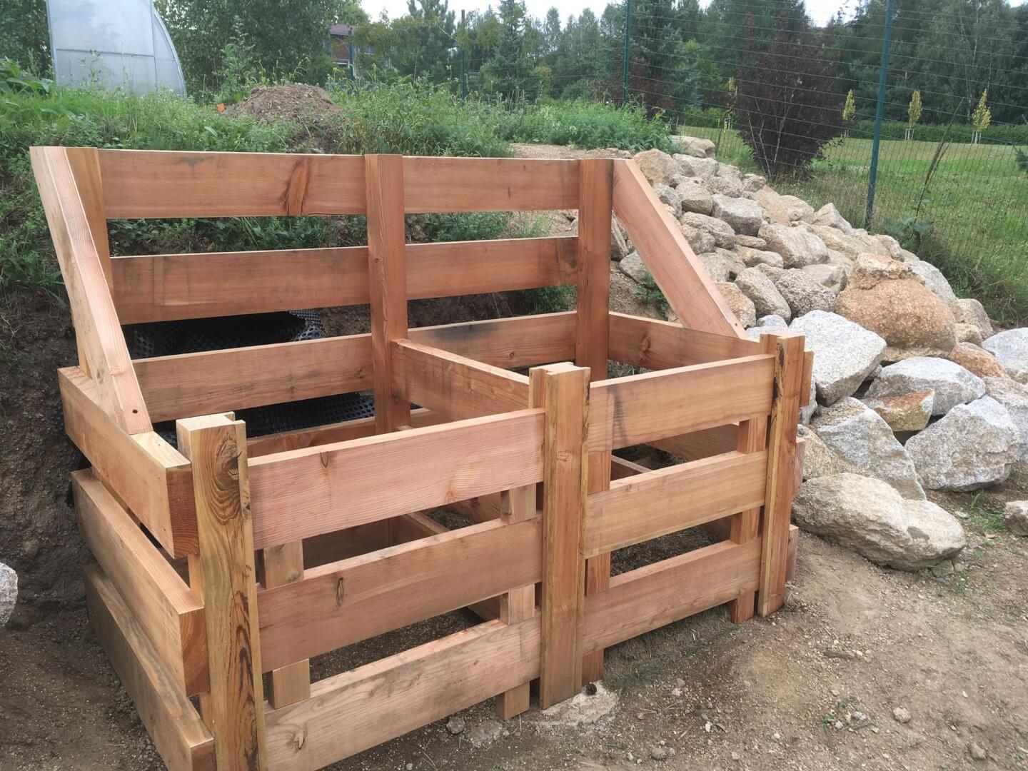 Dvoukomorový modřínový kompostér 2x1m
