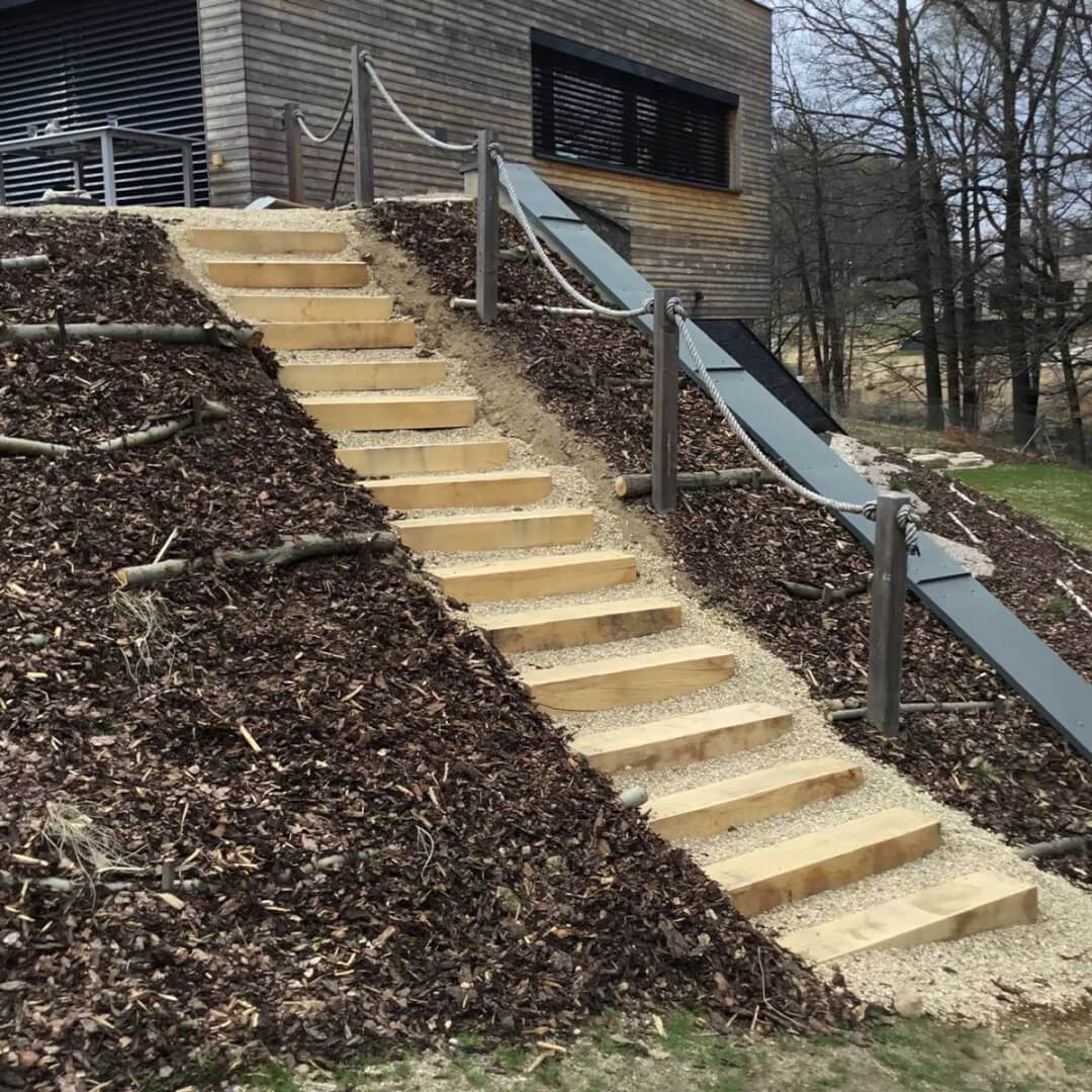 dubové zahradní schody